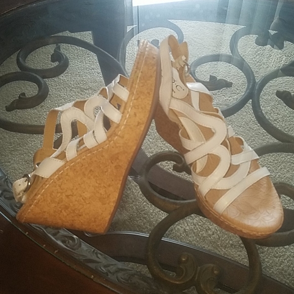 🎉Sale $35 b.o.c. Platform Wedges - Picture 3 of 12